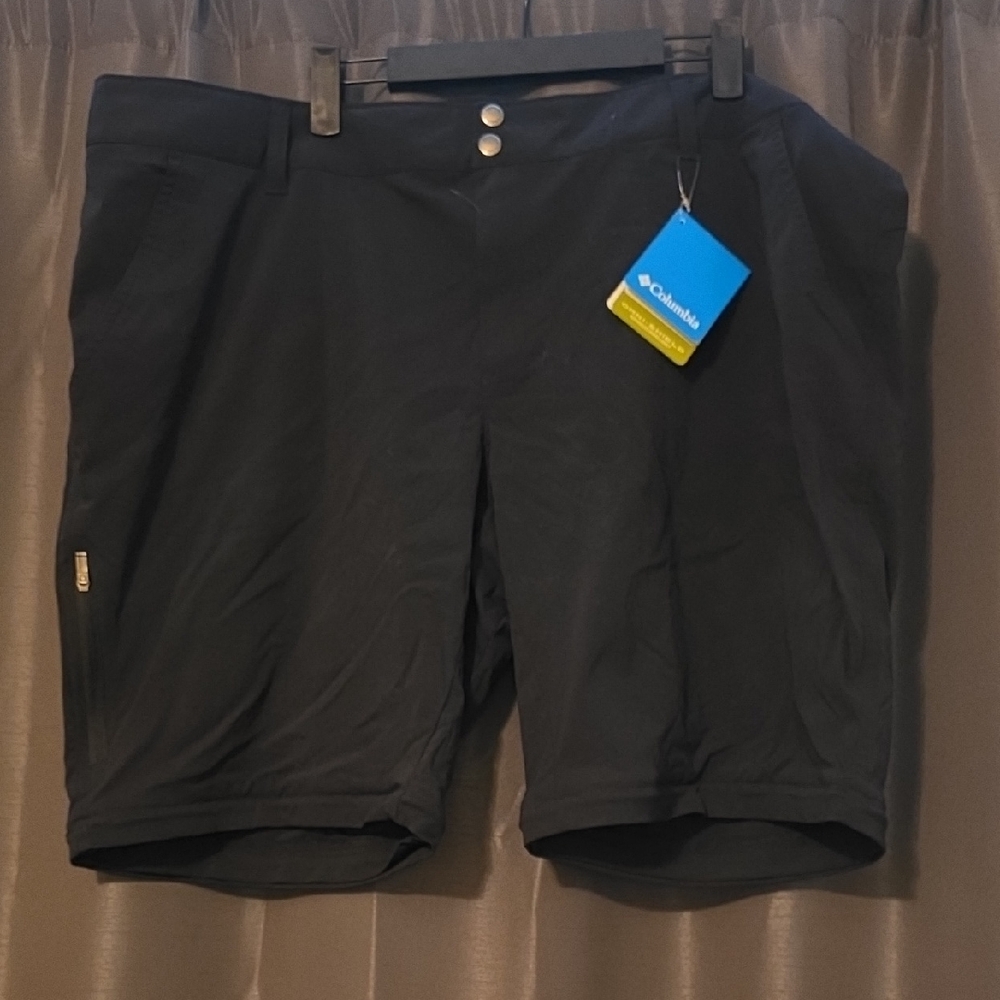 Columbia Women's Shorts, Size 22, Black